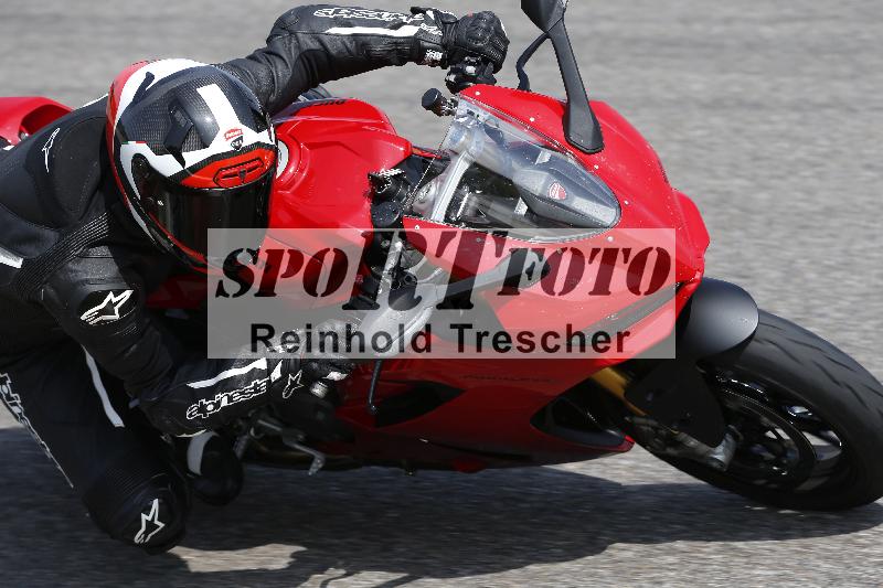 /27 12.06.2025 Ducati Schweiz Trackday Warmup  ADR/gruen-vert/ohne
